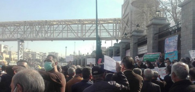 فریاد بازنشستگان مقابل مجلس