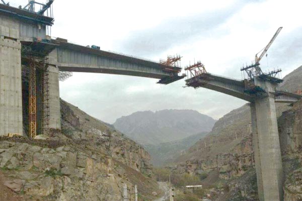 چرا احداث آزادراه تهران-شمال 40 سال طول کشید؟