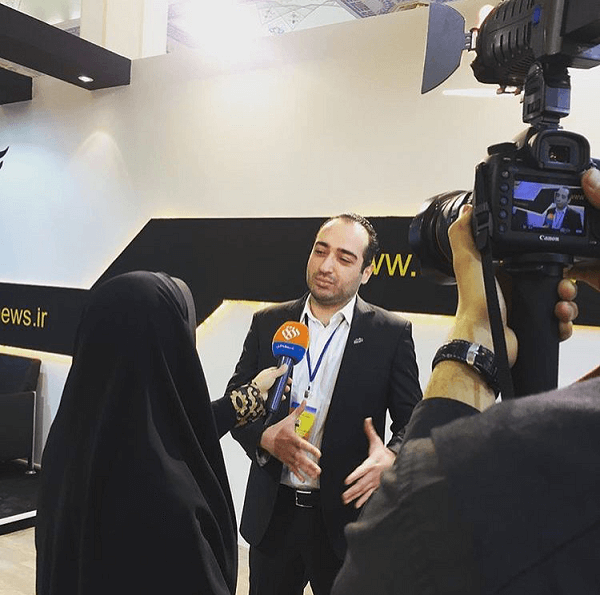 در مصاحبه با تلویزیون افق ، نمایشگاه مطبوعات ایران-۱۳۹۵