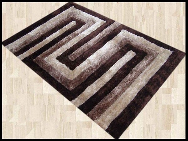 شست و شوی فرش های فانتزی در قالیشویی بهتر است یا منزل