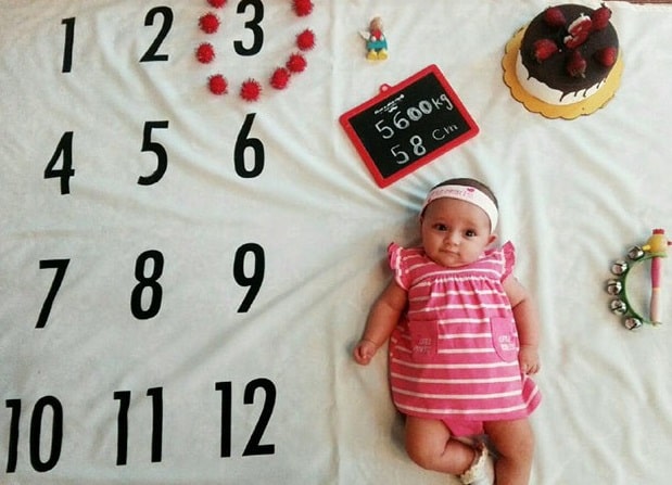 نوزاد ۳ ماهه