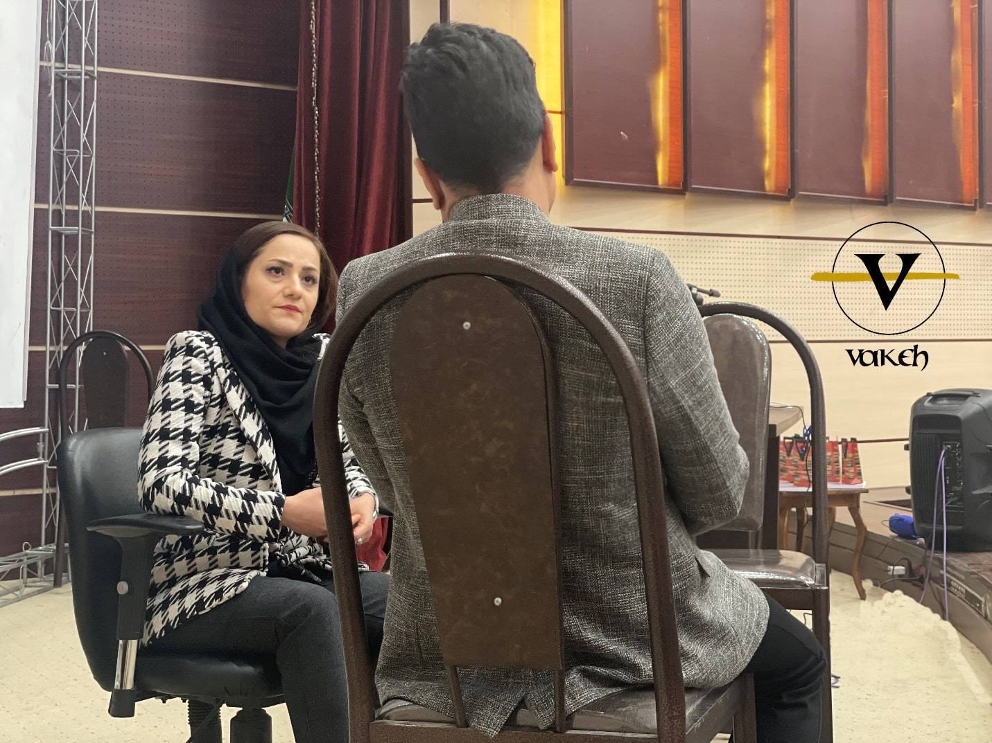 مترجم همزمان