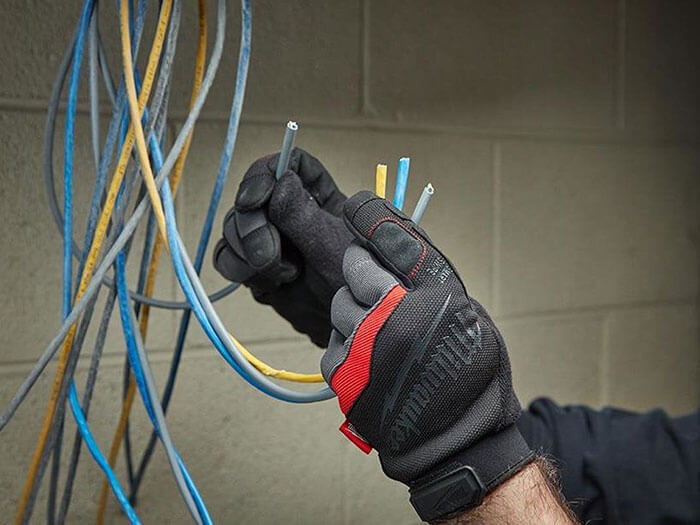 دستکش عایق برق