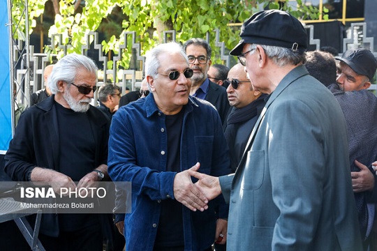 تشییع پیکر+داریوش مهرجویی و همسرش+خاکسپاری داریوش مهرجویی,