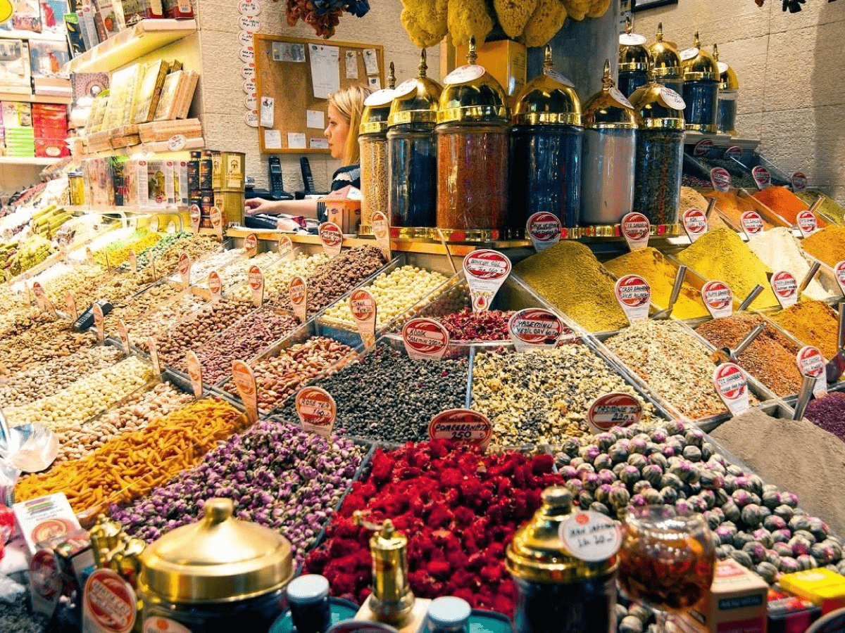 جمعه بازار آلانیا