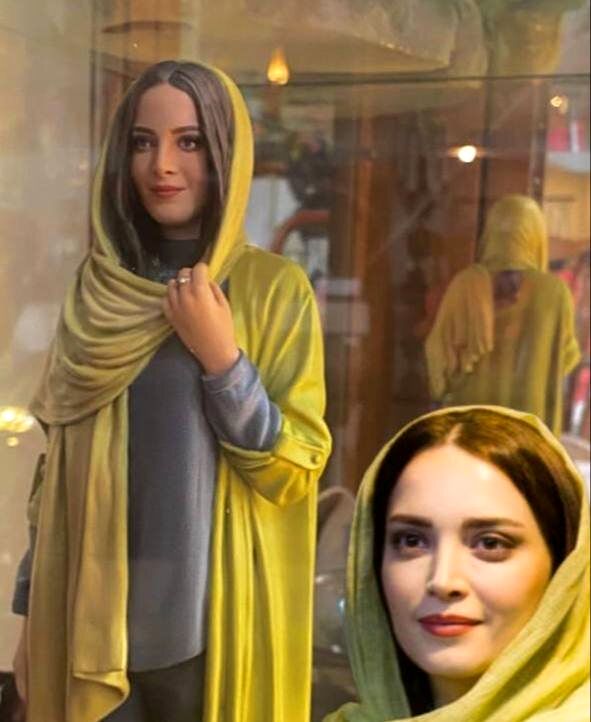 مجسمه بهنوش طباطبایی