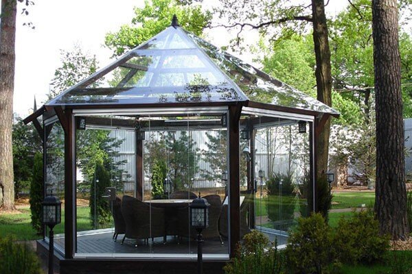 آلاچیق شیشه‌ای