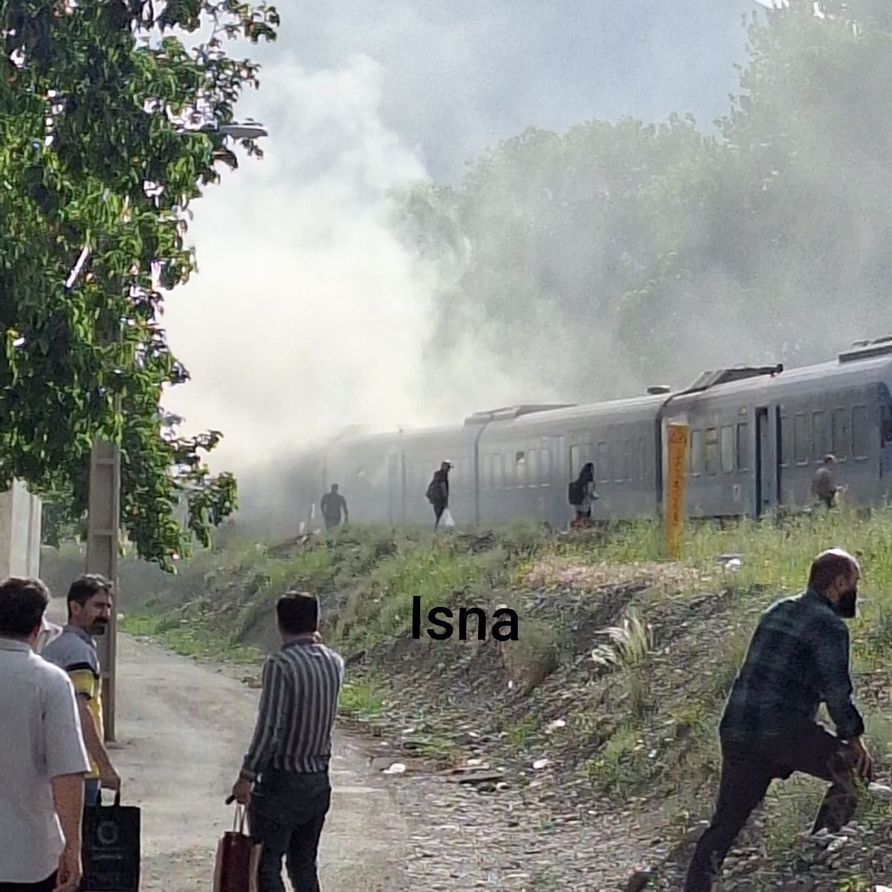 قطار حومه‌ای هشتگرد - تهران