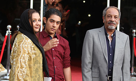 داریوش فرهنگ به همراه نازیتا اربابیان و پسرش مانی