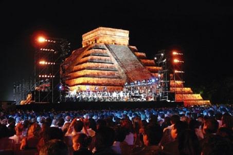 کنسرت در اماکن باستانی