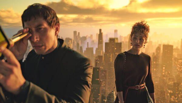 فیلم مگالوپلیس به کارگردانی فرانسیس فورد کاپولا، شاهکاری فلسفی و هنری است که در ژانرهای فانتزی، علمی-تخیلی و درام روایت می‌شود. این فیلم با بازی آدام درایور و جانکارلو اسپوزیتو به بررسی مفاهیمی همچون آرمان‌گرایی، فساد و تضاد بین ایده‌آل‌گرایی و واقع‌