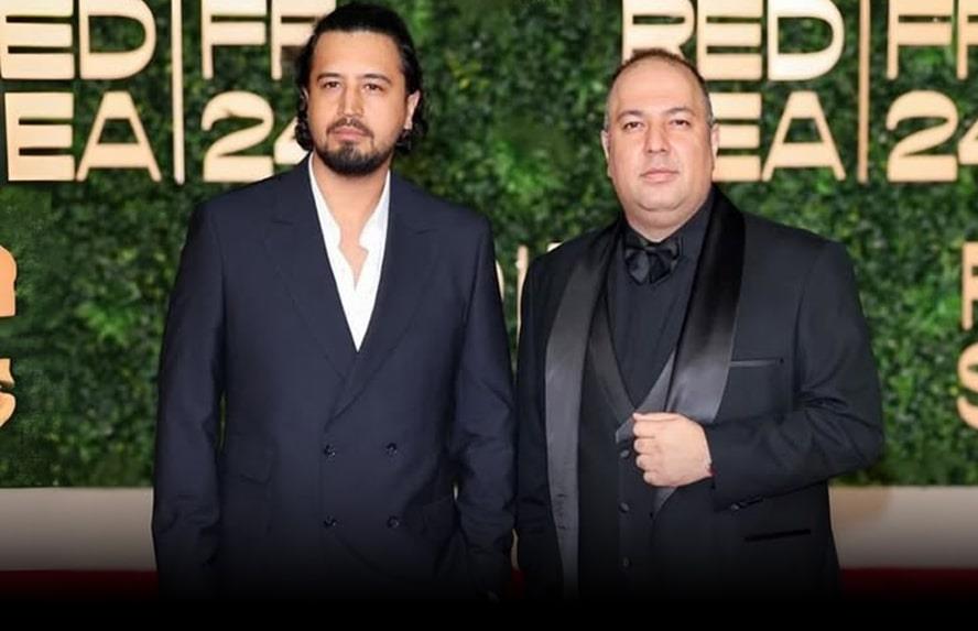 مهرداد صدیقیان و علی اوجی بر فرش قرمز جشنواره دریای سرخ