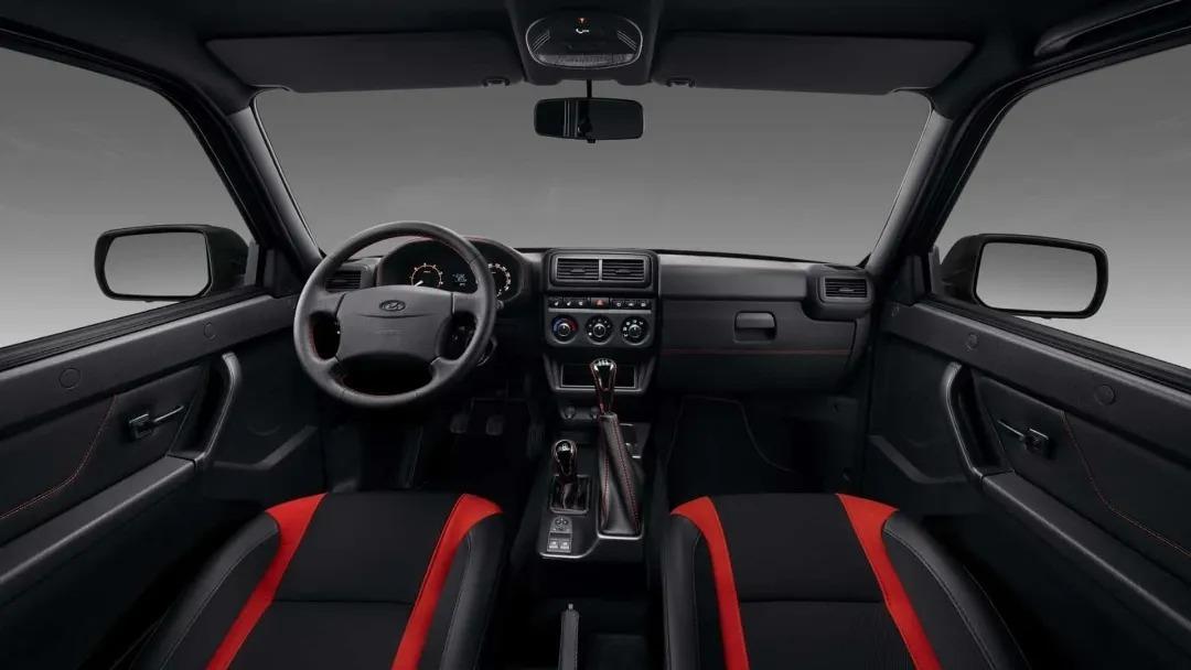 داخل شاسی بلند لادا