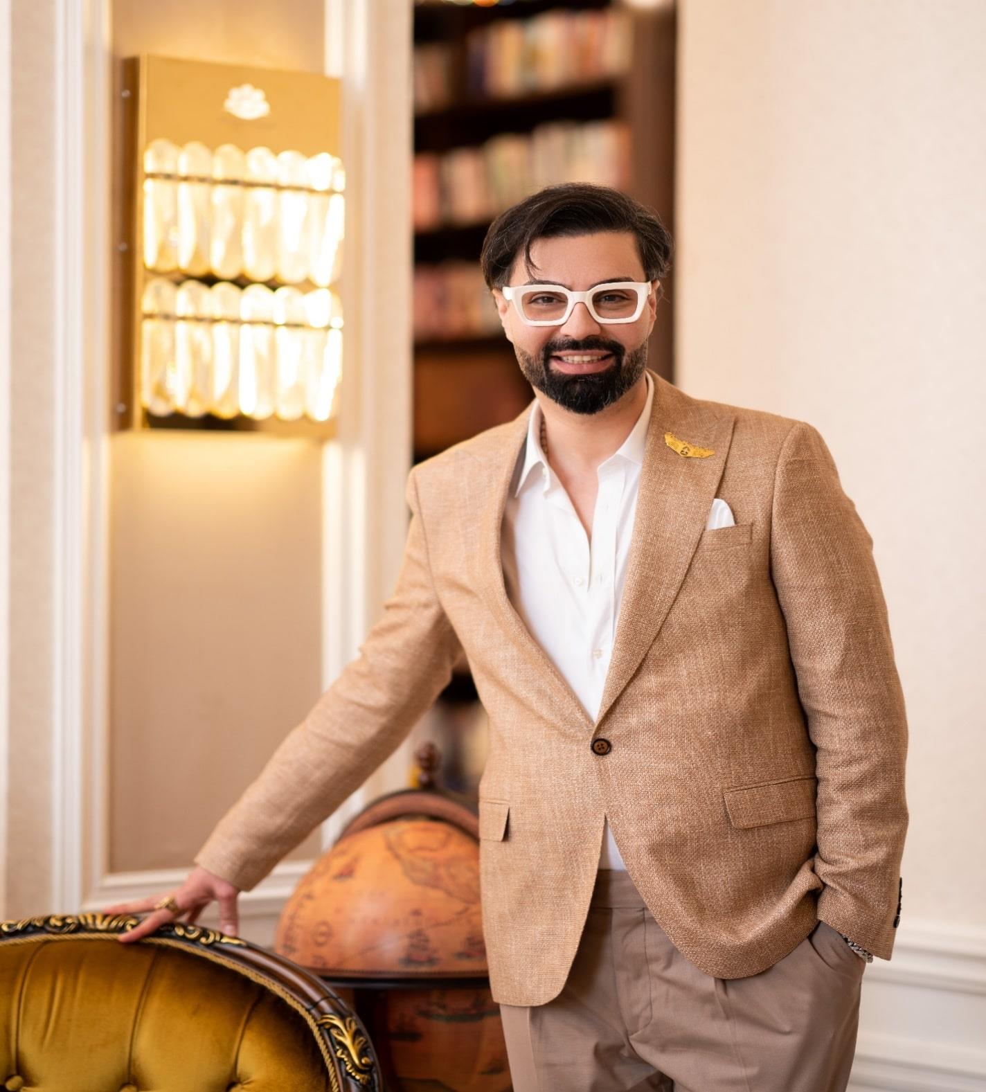 بیوگرافی دکتر ماکان آریا پارسا