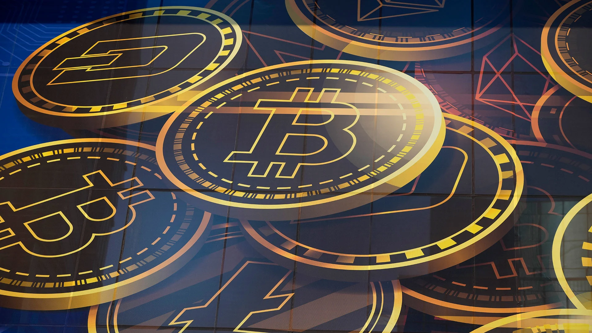 Bitcoin price reaches record above 124000 dollars