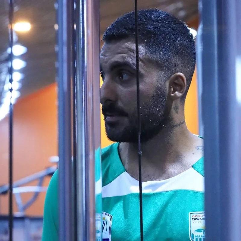 علی مبارکی هافبک ایرانی تیم فوتبال چوارقورنه عراق