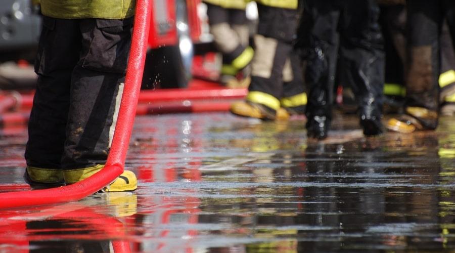 چکمه اتش نشانی