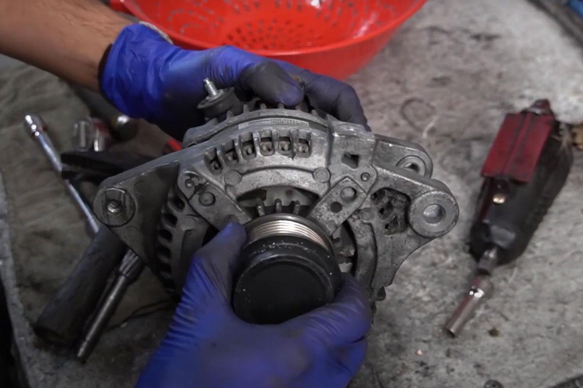 تعمیرکار استارت و دینام خودرو