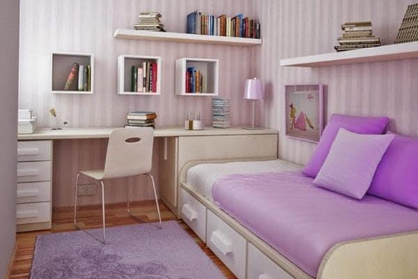 چیدمان اتاق خواب دخترانه ساده با مبلمان کاربردی