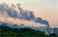 آیت‌الله خامنه‌ای: ایران در برابر جنگ و صلح تحمیلی تسلیم نمی‌شود