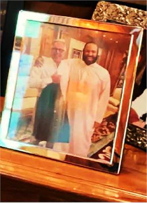 عکس محمد بن سلمان در عمارت جنجالی اپستین