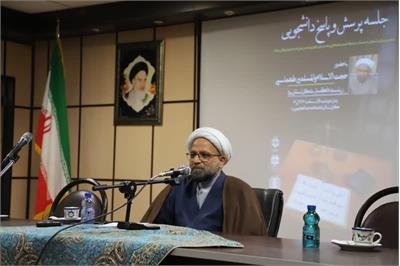 نسخه شفا بخش کشور پرهیز از شعار زدگی است/ دانشجو باید مسائل فرهنگی و اجتماعی را جهت دهی کند