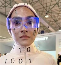 جنجال ربات انسان‌نمای اینوکس کیش: بازیگر گریم‌شده یا دستاورد فناوری؟ + ویدیو