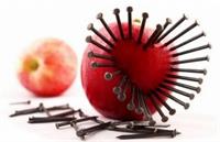 معجون سیب و میخ آهنی؛ درمان خانگی کم‌خونی یا افسانه‌ای خطرناک؟