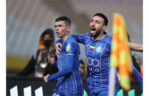 وینگر آلبانیایی پس از حل اختلافات مالی، فصل جدید را در جمع آبی‌پوشان آغاز می‌کند یاسر آسانی در استقلال ماندنی شد