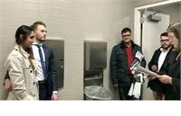 علت برگزاری جشن عروسی در توالت!