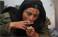 چرا دختران «سیگار» به دست دارند؟