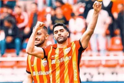 علی کریمی در استقلال تهران؟!