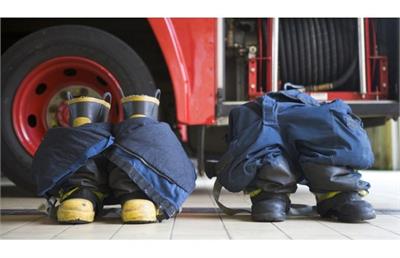 چکمه آتش نشانی و اهمیت انتخاب سایز مناسب