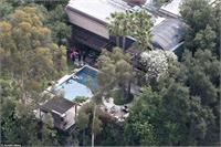 کشف جسد بازیکن مطرح در استخر خانه‌اش