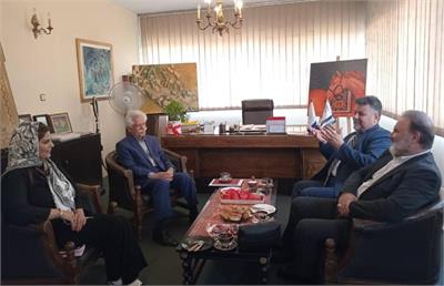 نشست «اقتصاد و تولید ثروت با هنر فاخر» با حضور آقای بخش خصوصی برگزار شد.