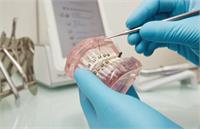 توصیه‌های ضروری متخصص ارتودنسی برای جلوگیری از مشکلات دندان و فک