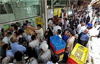 مردم و جست و جو برای کالای ارزان قیمت