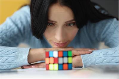 حل مکعب روبیک در ٠.١ ثانیه! + ویدیو