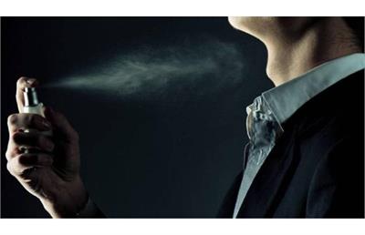 عطر اصل همیشه ماندگار نیست! چرا بعضی رایحه‌ها زودتر می‌پرند؟