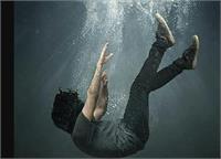 غرق شدن دختر ۲۲ ساله تهرانی در دریای طوفانی نوشهر