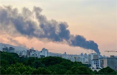 آیت‌الله خامنه‌ای: ایران در برابر جنگ و صلح تحمیلی تسلیم نمی‌شود