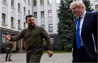 ارسال خودروهای زره پوش و معنای قدم زدن زلنسکی و بوریس جانسون در کی یف+ویدئو