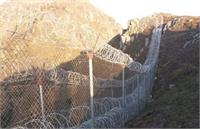 حصار کشی مزرهای مشترک ایران و پاکستان به زودی تکمیل می شود