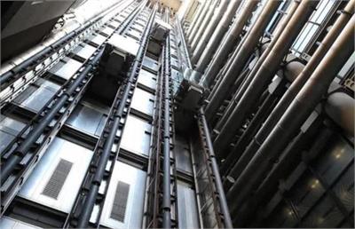 چرا طراحی دقیق آسانسور برای هر ساختمان ضروری است؟