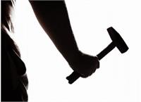 پدری با چکش پسرش را به قتل رساند