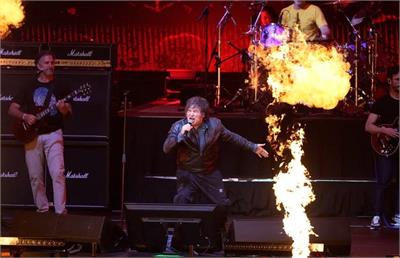 کنسرت خاویر میلی علیه چپ‌ها