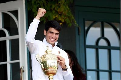 پیروزی سخت آلکاراز مقابل اشتروف در ویمبلدون