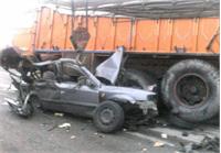 دو دانش‌آموز ابتدایی قشمی زیر چرخ‌های کامیون جان باختند