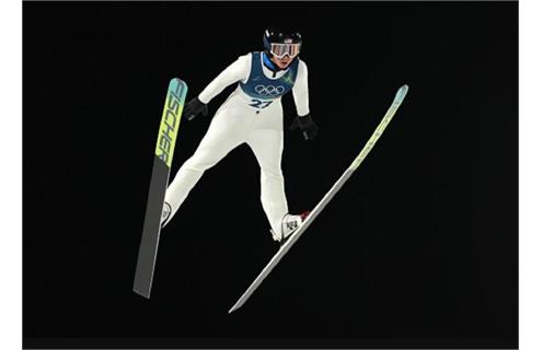 آیا پرشگران اسکی با بزرگ‌سازی اندام تناسلی، لباس گشادتر و پرواز طولانی‌تر دارند؟ دوپینگ جدید المپیک زمستانی: ماجرای تزریق