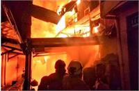 آتش‌سوزی مهیب در برج ۲۵ طبقه مسکونی تهران